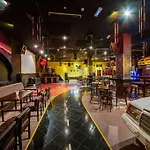 Al Falaj Hotel 
