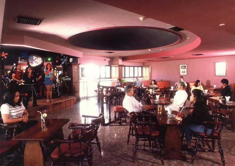 Al Falaj Hotel